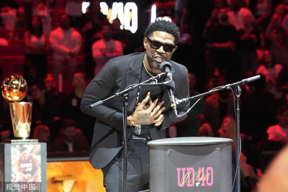 她第一次以 她第一次以